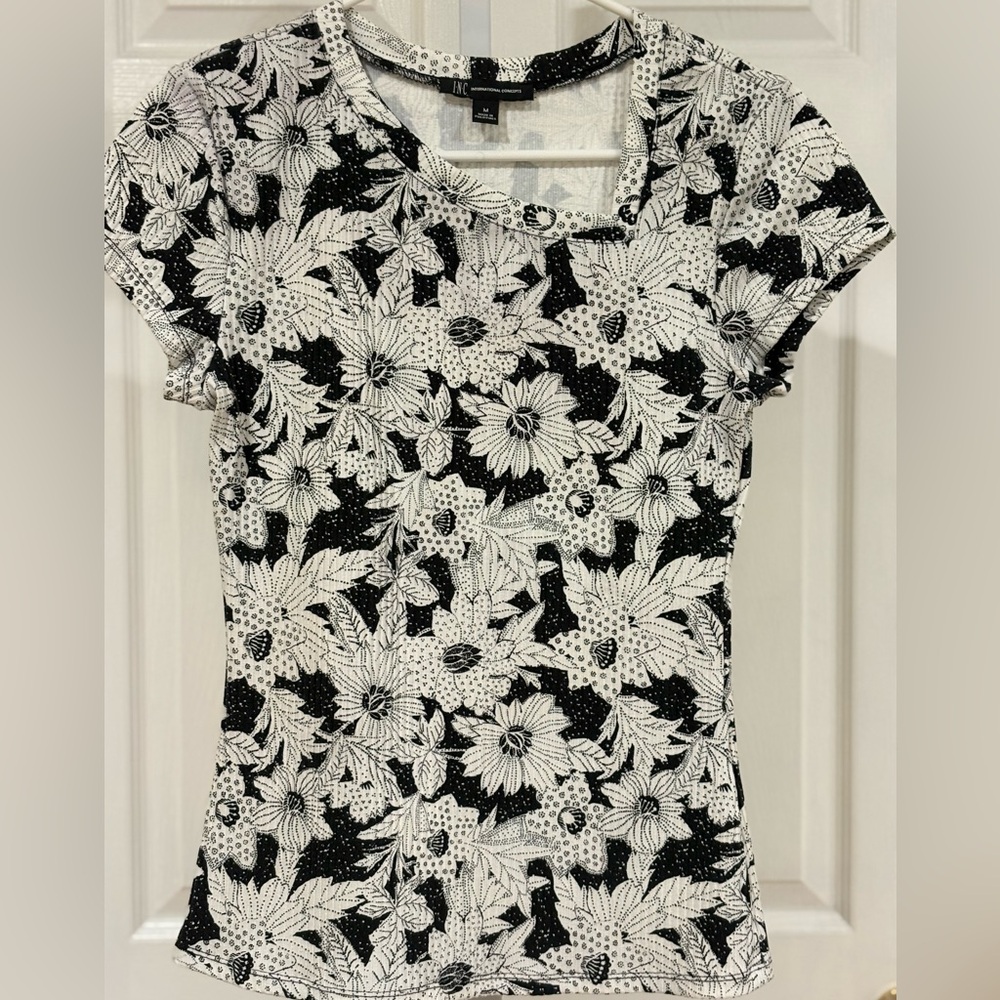 NWOT INC Floral Black and White Women's Top medium